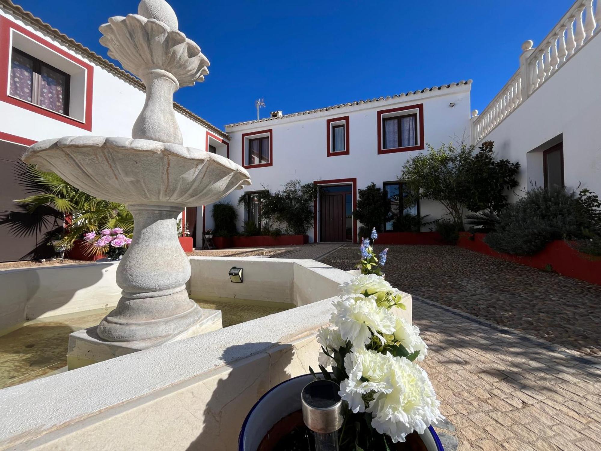 Вилла Cortijo Dominguez - Rural Experience Люсена Экстерьер фото