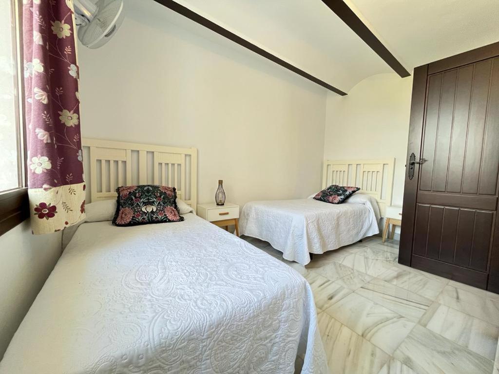 Вилла Cortijo Dominguez - Rural Experience Люсена Экстерьер фото